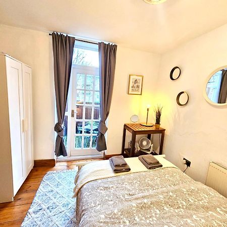 Lovely 1 Bed Apartment 2 Min To Station Londres Extérieur photo